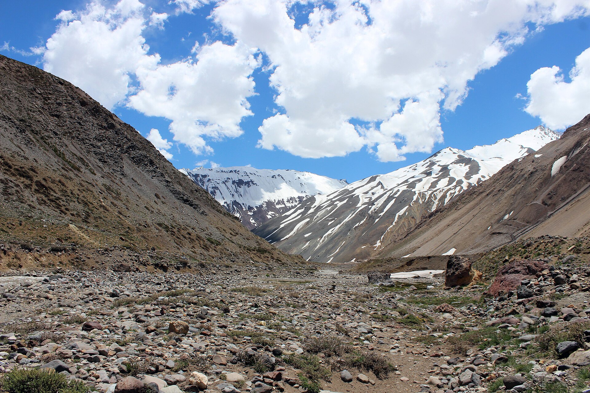 Paisaje cordillerano del Cajón del Maipo